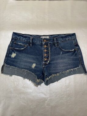 VTG FREE PEOPLE Dark Blue Distressed Denim Button Up Women’s Shorts. Size 25